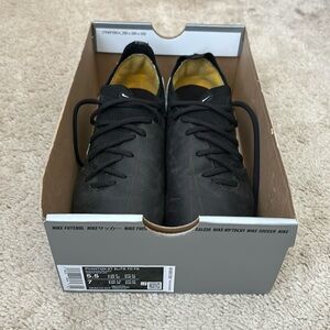 Nike Phantom GT Elite Tech Craft FG Soccer Cleats Men’s 5.5
